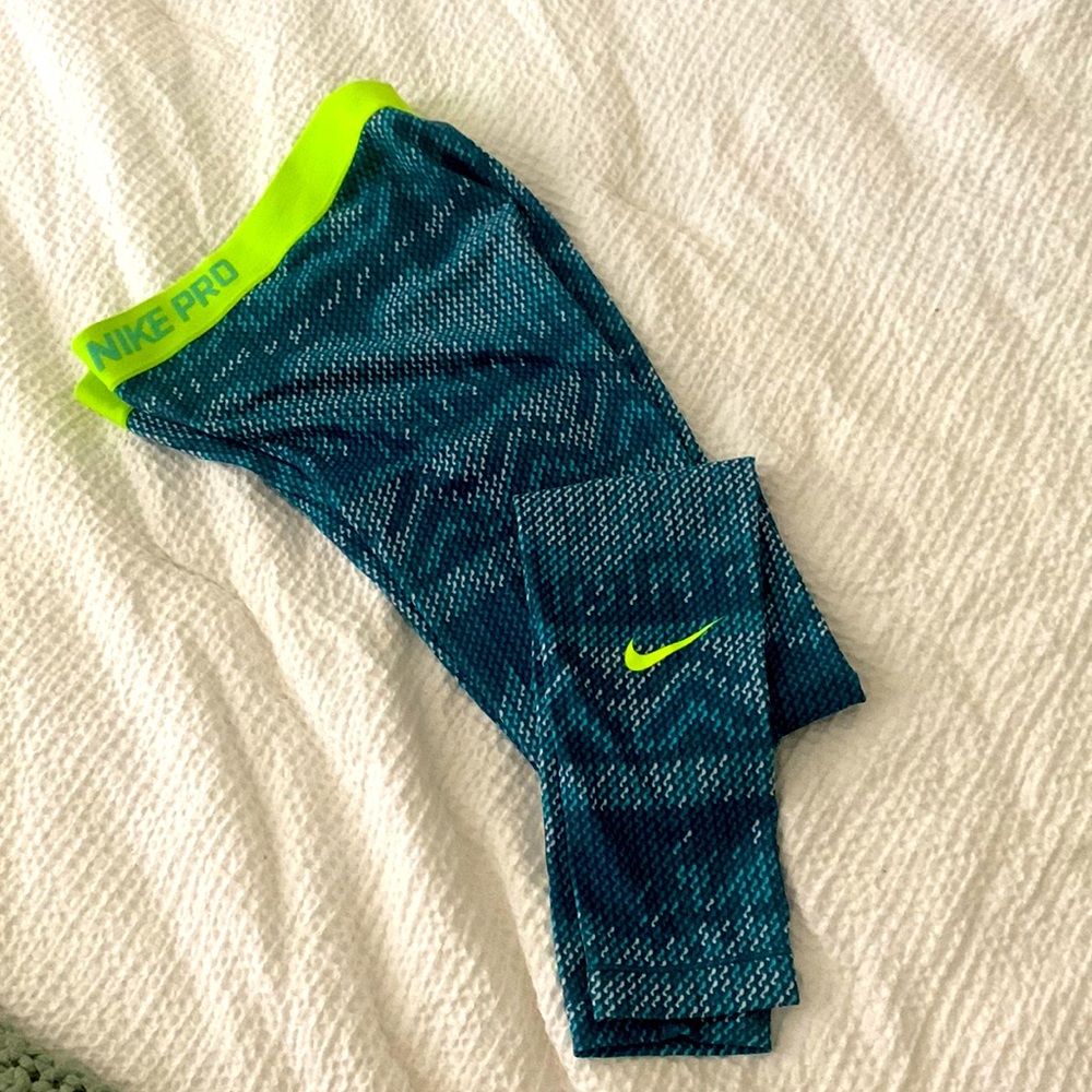 Small Nike pro multicolored leggings
